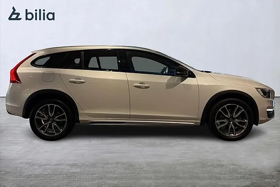 Volvo V60 Cross Country 2017 photo 4