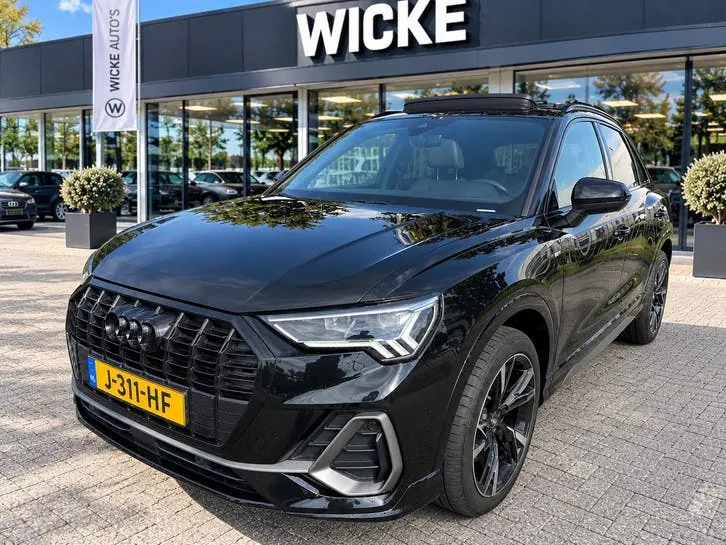 Audi Q3 2019 photo 2