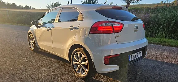 Kia Rio 2015 photo 3