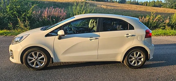 Kia Rio 2015 photo 4