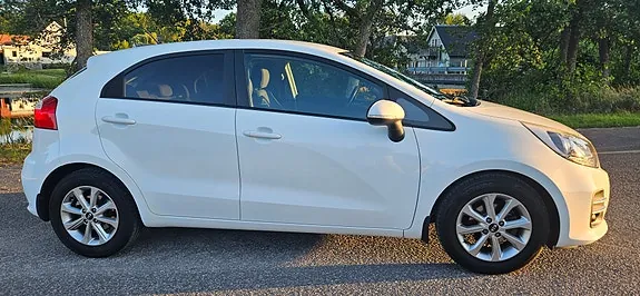 Kia Rio 2015 photo 2