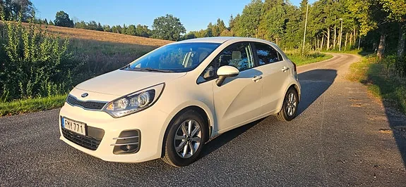Kia Rio 2015 photo 5