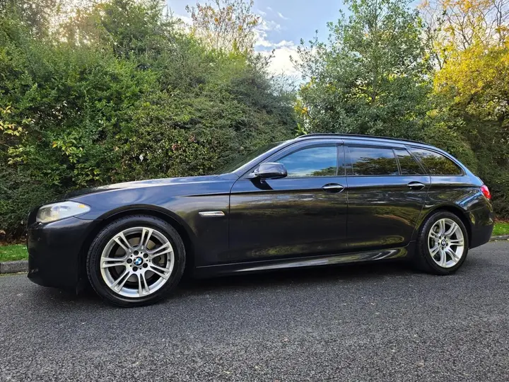 BMW 5 Series 2011 photo 3