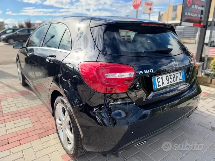 Mercedes-Benz A 180 2014 photo 4