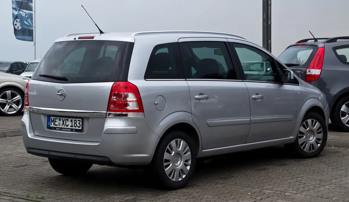 Opel Zafira 2008 photo 2