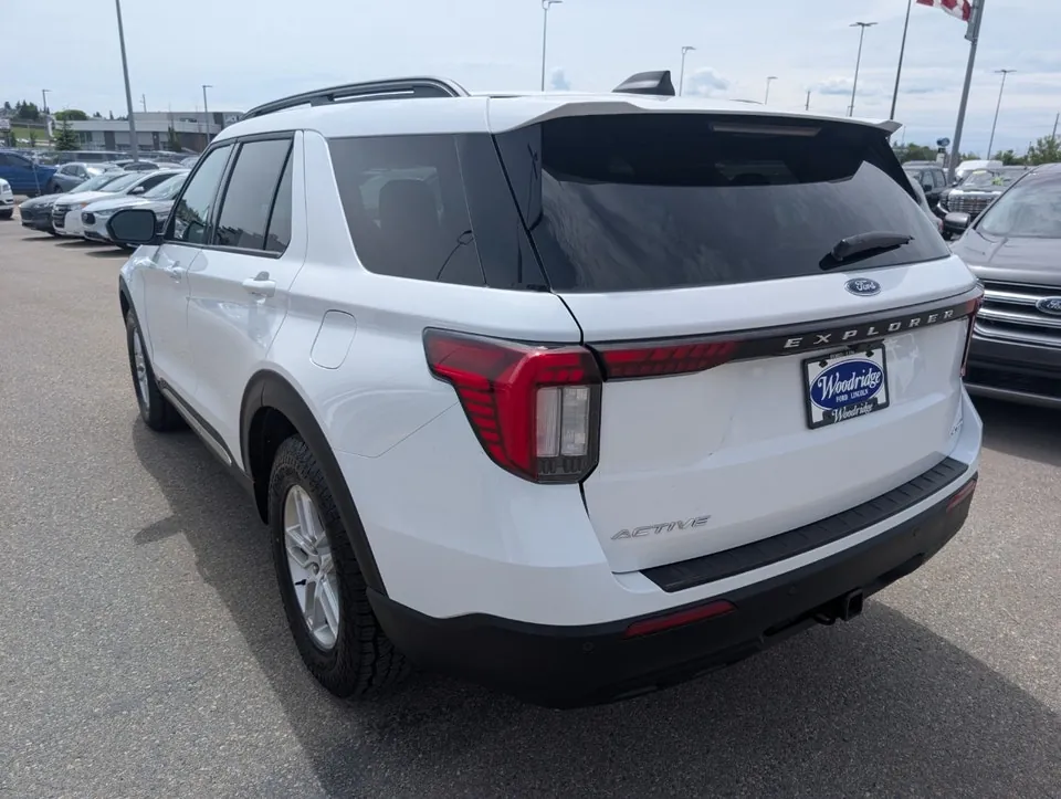 Ford Explorer 2025 photo 5