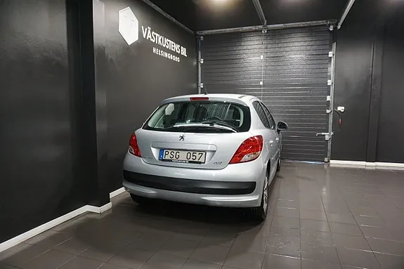 Peugeot 207 2011 photo 5