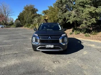 Mitsubishi Outlander 2025 photo 3
