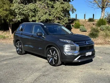 Mitsubishi Outlander 2025 photo 2