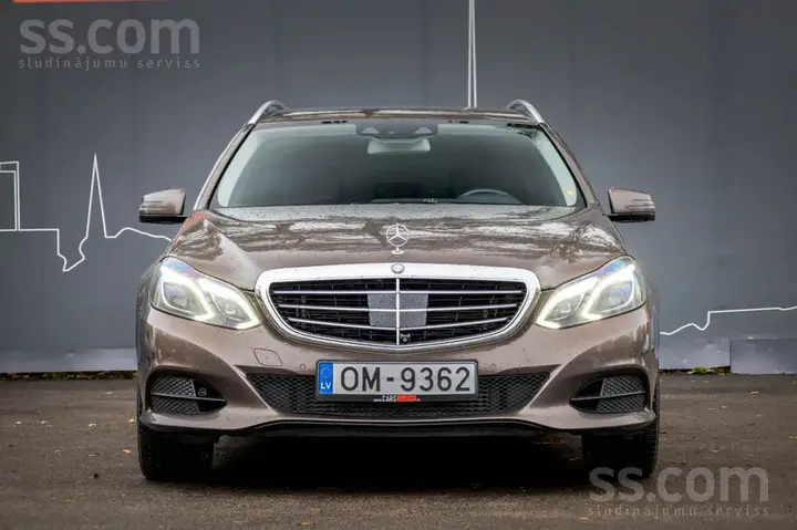Mercedes-Benz E300 2013 photo 2