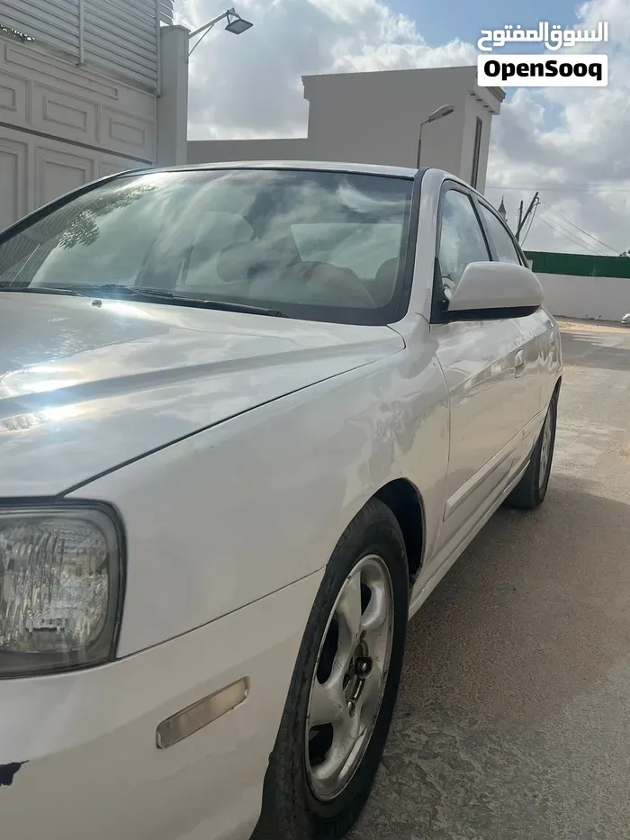 Hyundai Avante 2003 photo 3