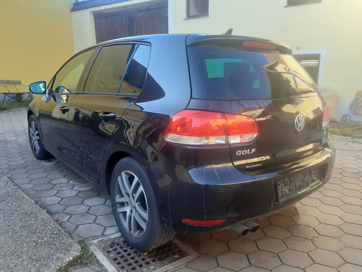 Volkswagen Golf 2010 photo 3