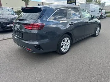 Kia Ceed Sw 2023 photo 2