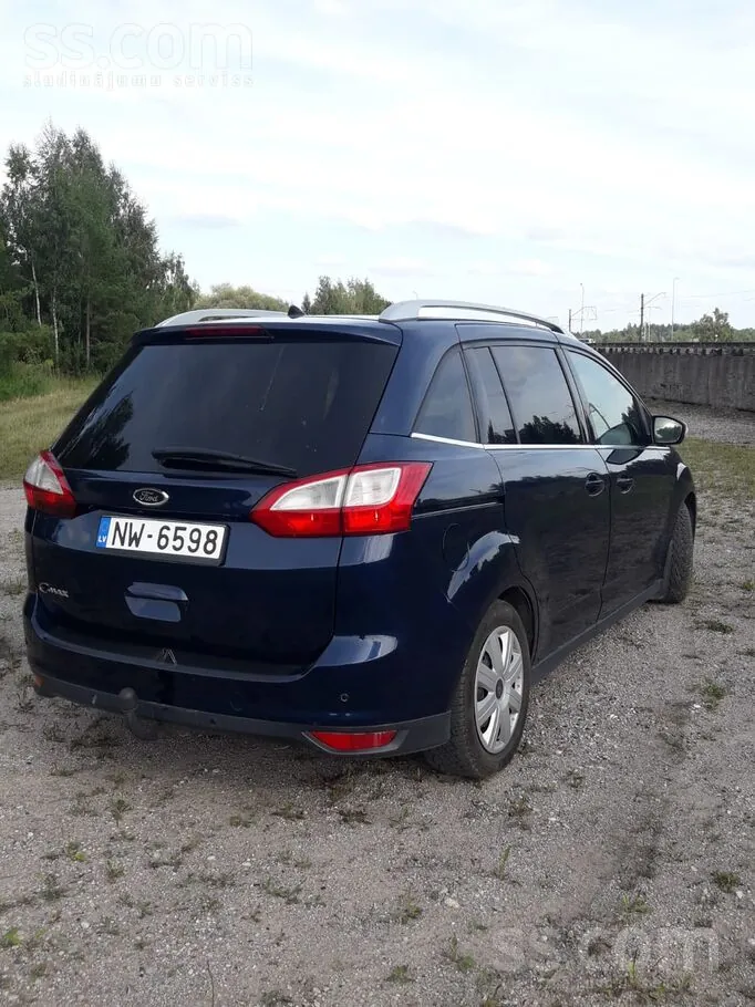 Ford Grand C-Max 2011 photo 2