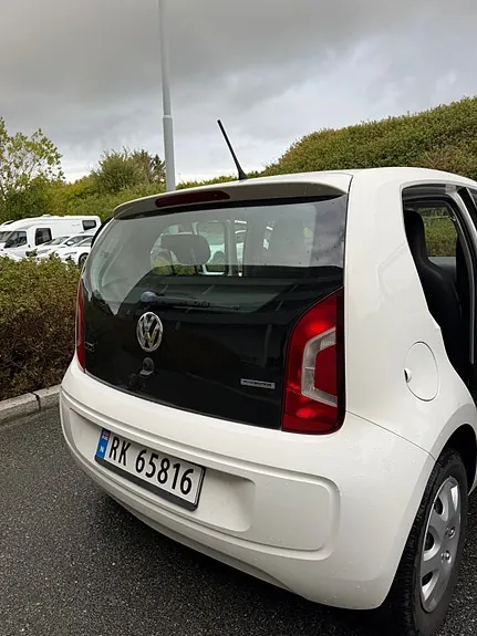 Volkswagen Up 2014 photo 4