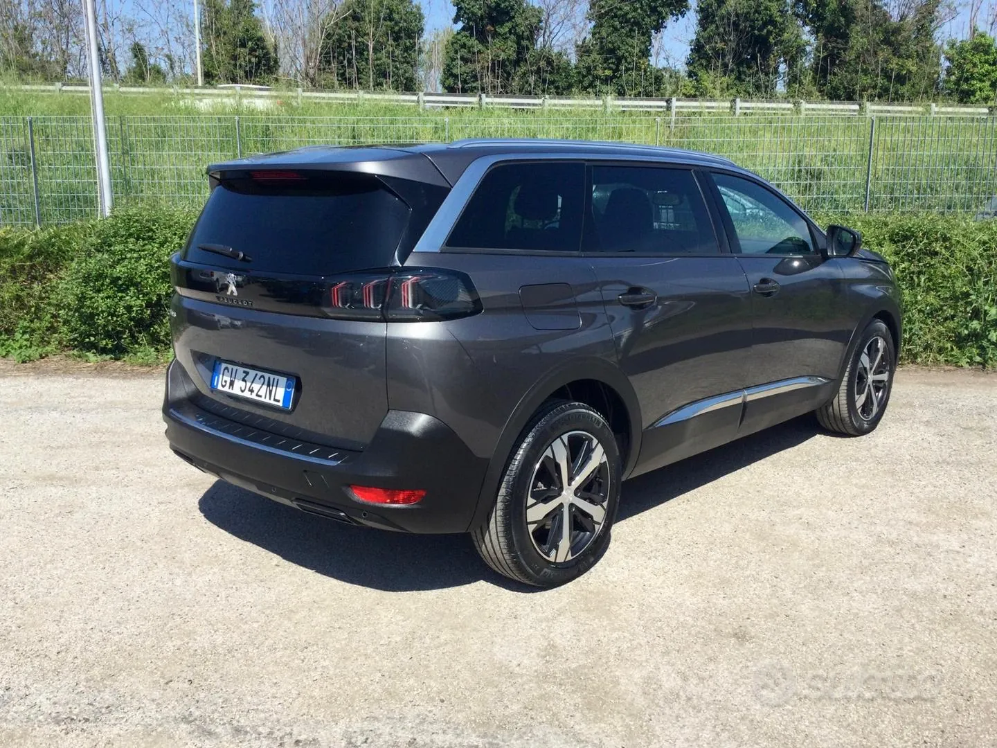 Peugeot 5008 2024 photo 3