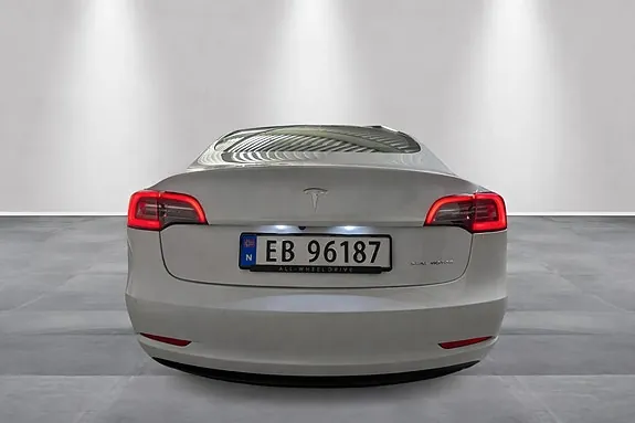 Tesla Model 3 2021 photo 4