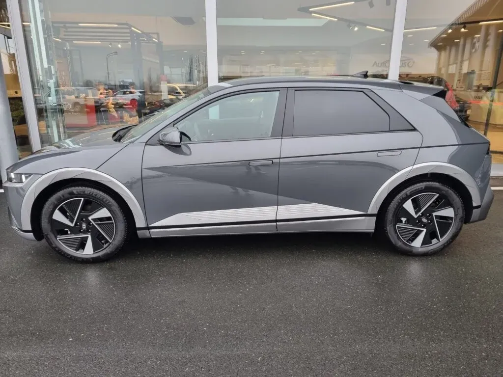 Hyundai Ioniq 5 2026 photo 2
