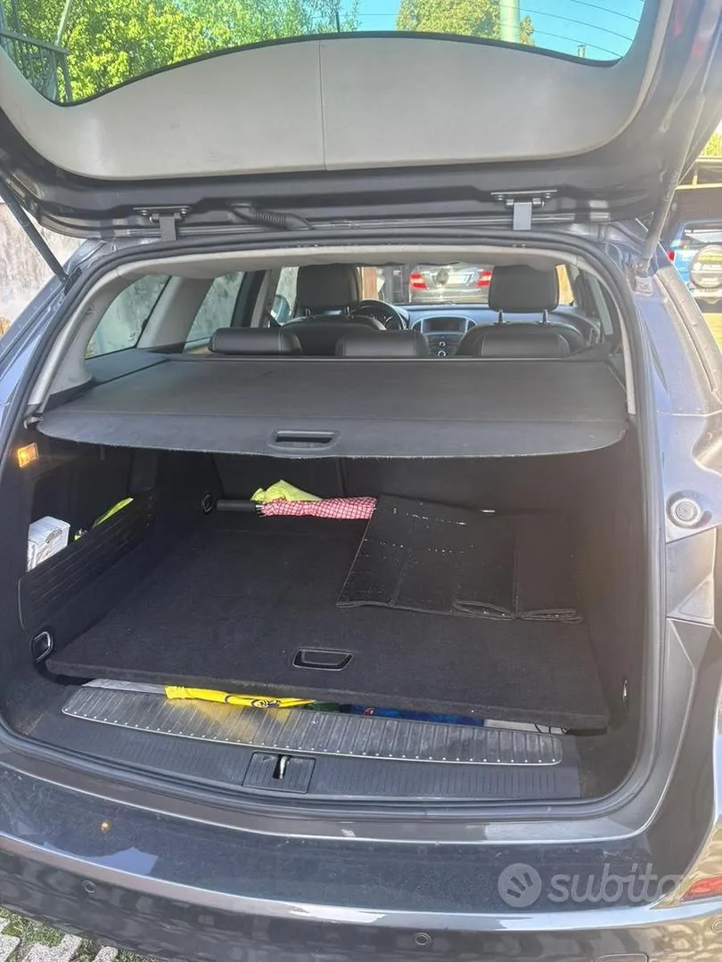 Opel Astra 2011 photo 5