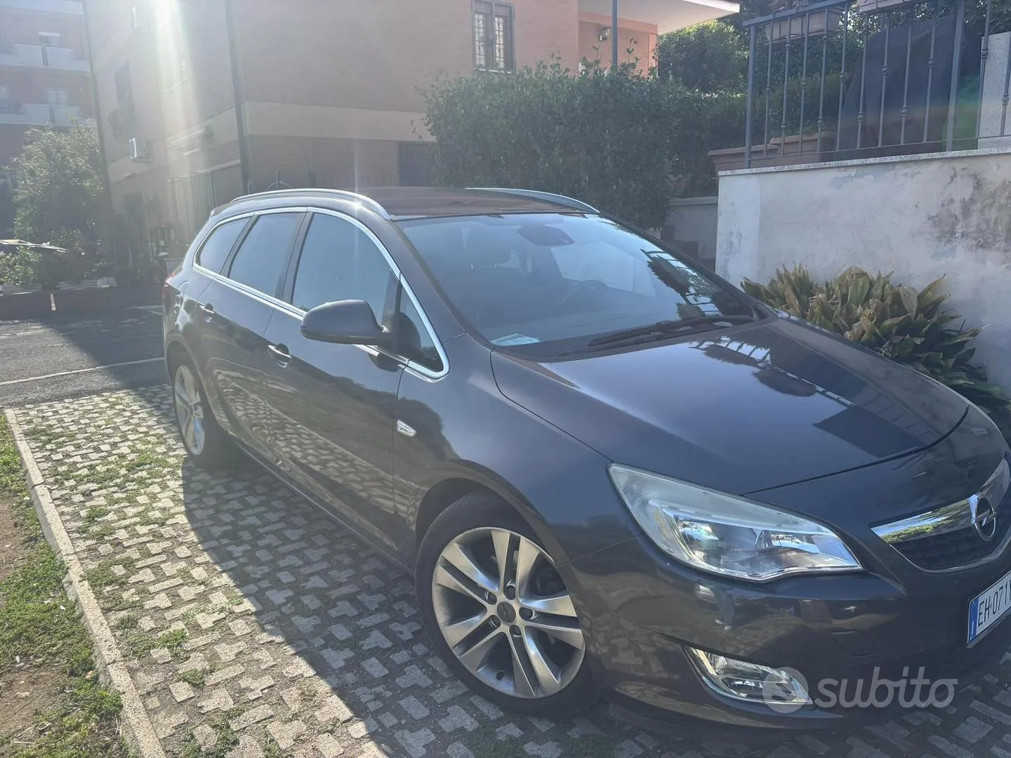 Opel Astra 2011 photo 3