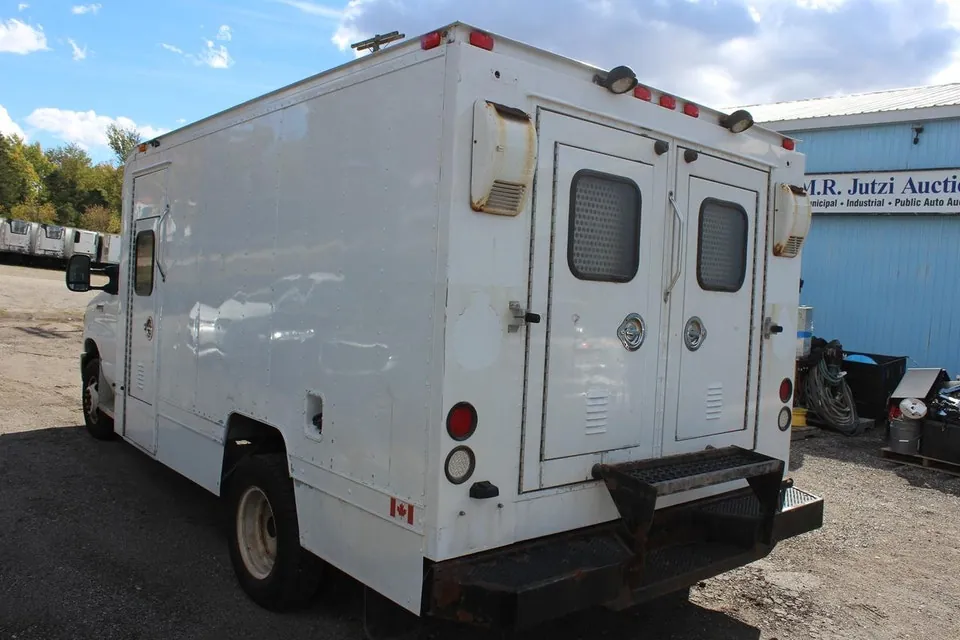 Ford Econoline 2012 photo 4