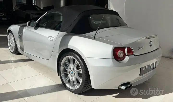 BMW Z4 2004 photo 2