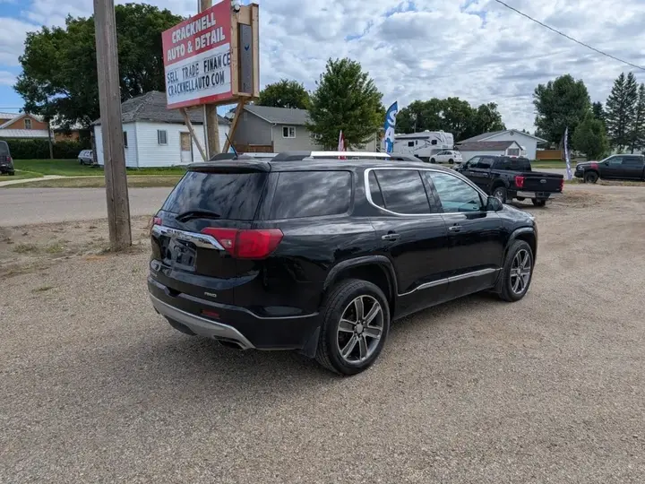 GMC Acadia 2017 photo 2