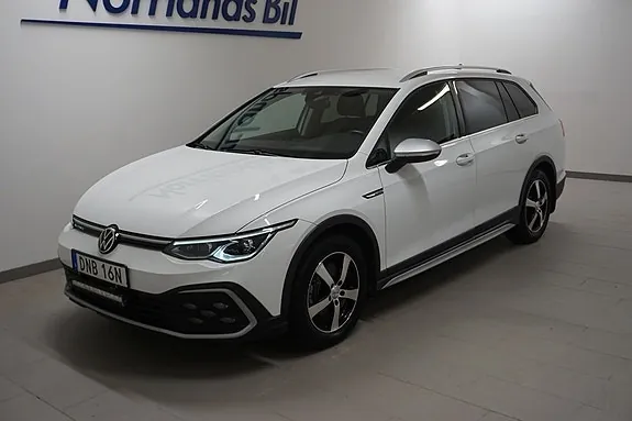 Volkswagen Golf 2022 photo 2