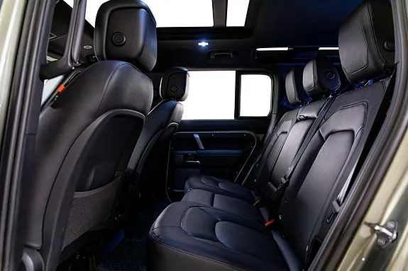 Land Rover Defender 110 2023 photo 5