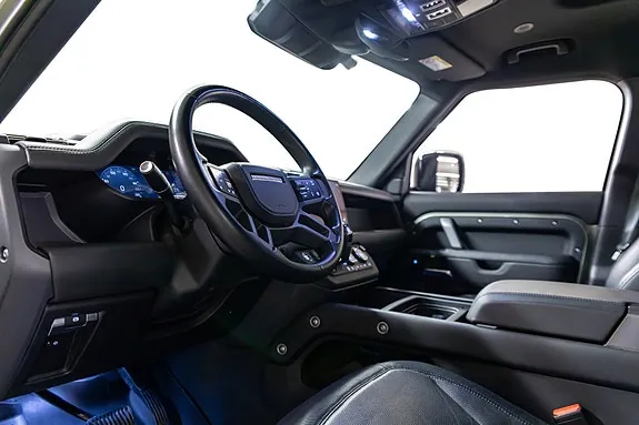 Land Rover Defender 110 2023 photo 3