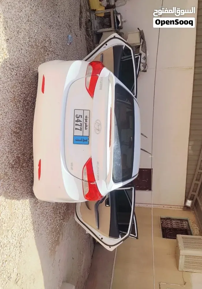 Hyundai Elantra 2013 photo 2