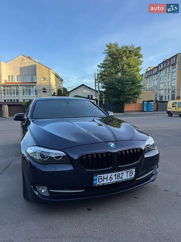 BMW 5 Series 2013 photo 2
