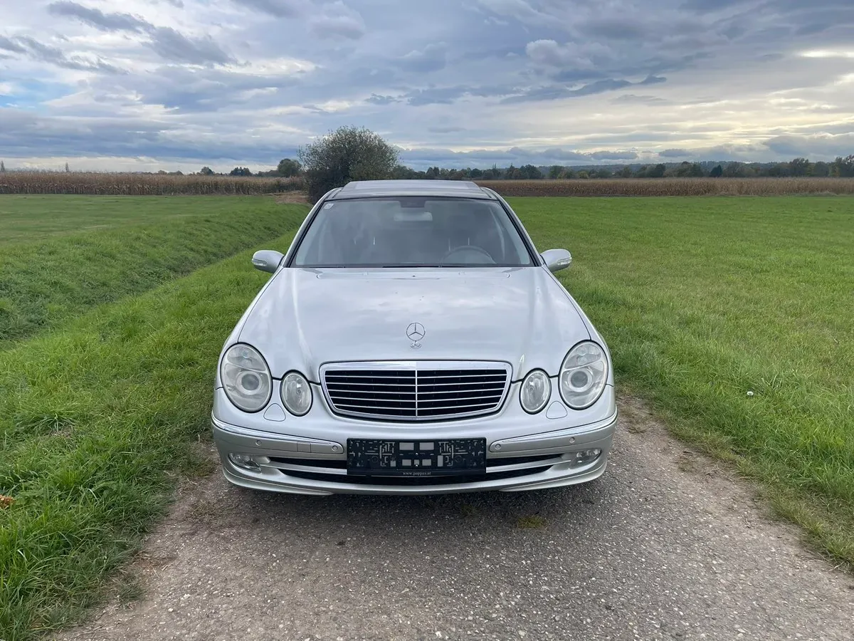 Mercedes-Benz E-Class 2003 photo 3