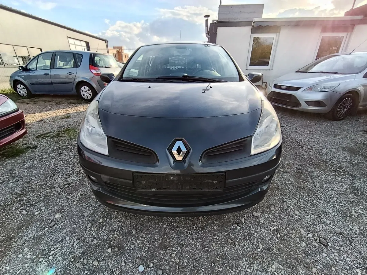 Renault Clio 2006 photo 3