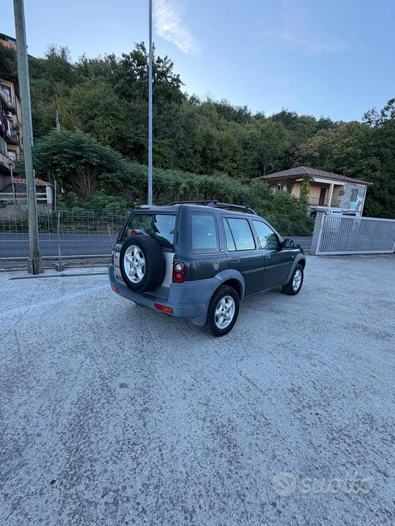 Land Rover Freelander 2003 photo 2