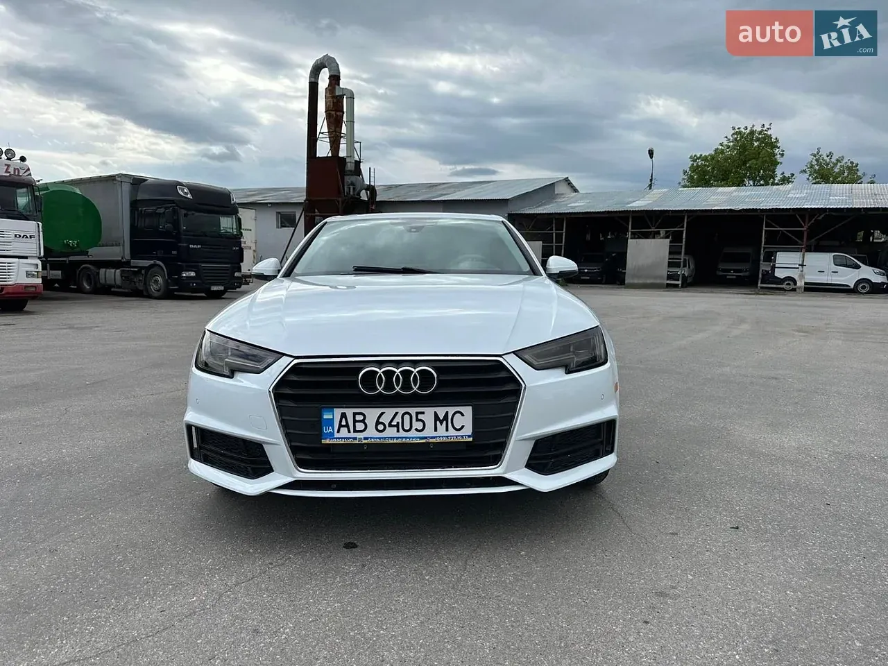 Audi A4 2018 photo 2