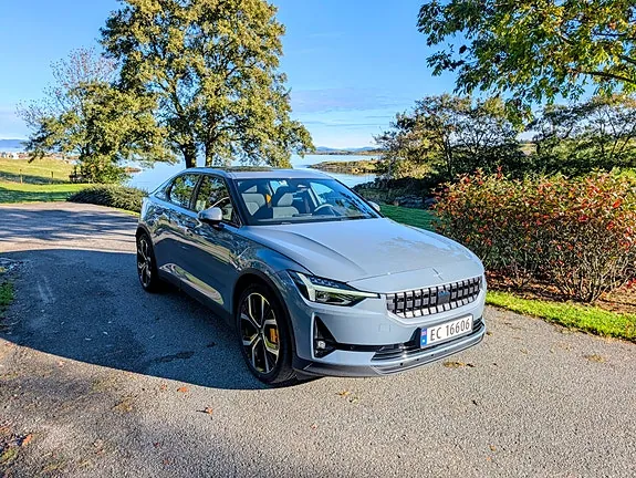 Polestar 2 2021 photo 2