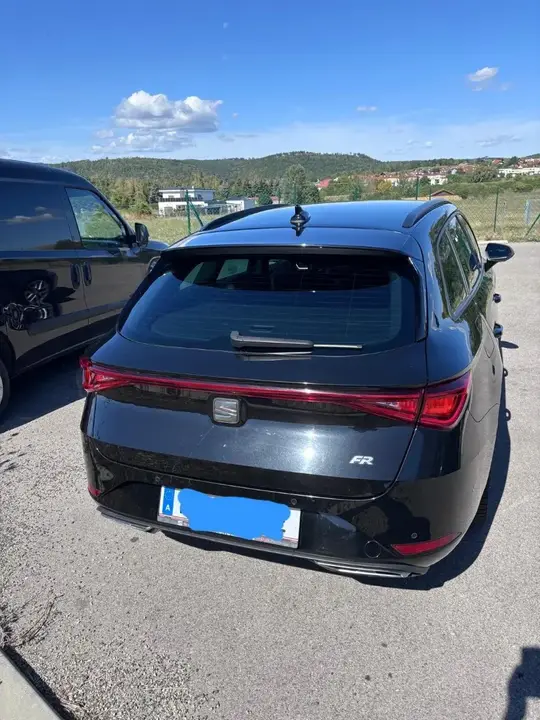 Seat Leon 2023 photo 2