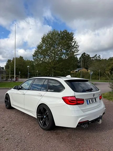 BMW 320I 2019 photo 2