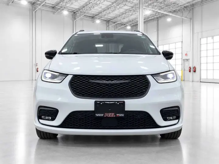 Chrysler Pacifica 2026 photo 3