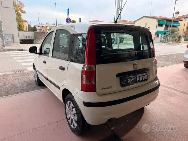 Fiat Panda 2011 photo 4