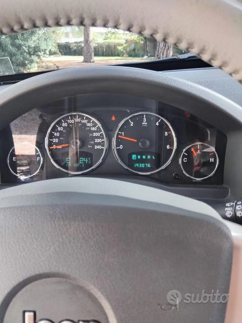 Jeep Cherokee 2008 photo 4
