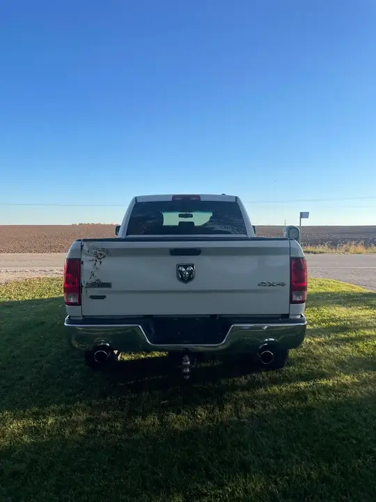 Dodge Ram 1500 2011 photo 3
