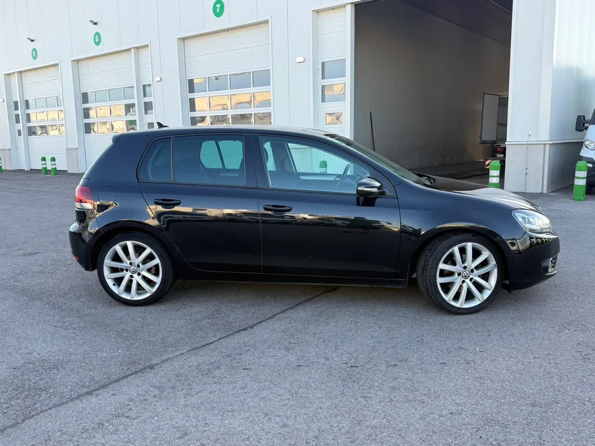 Volkswagen Golf 2010 photo 3