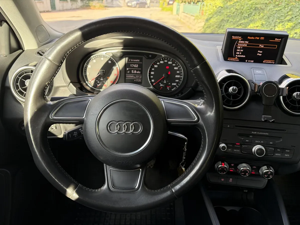 Audi A1 2010 photo 3