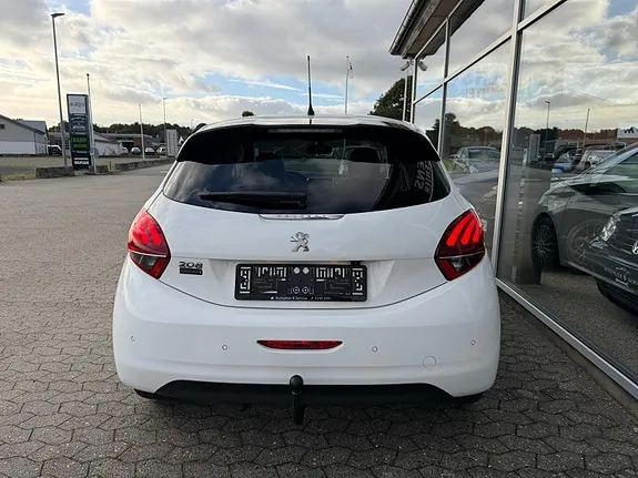 Peugeot 208 2019 photo 3