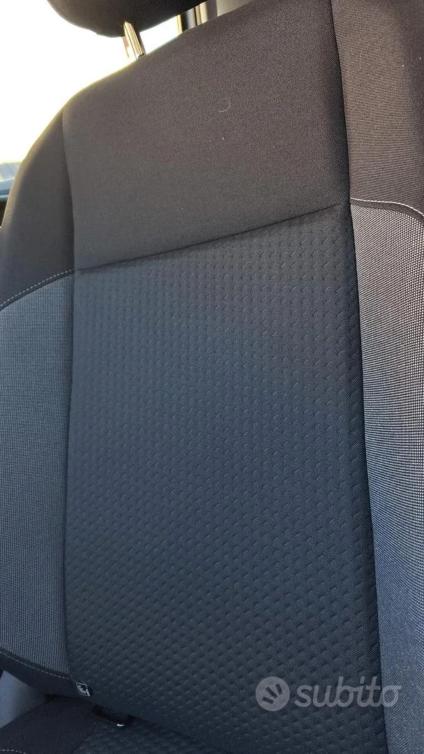 Volkswagen Polo 2023 photo 2