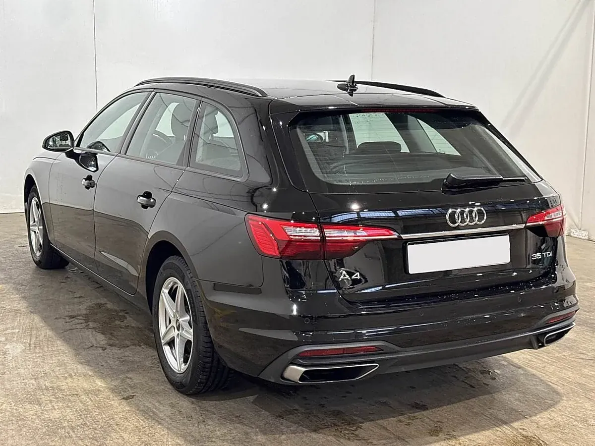 Audi A4 2023 photo 3