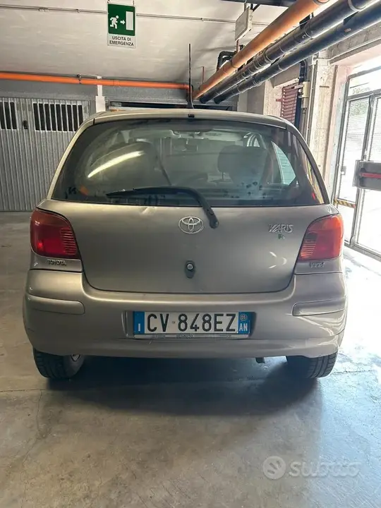 Toyota Yaris 2005 photo 4