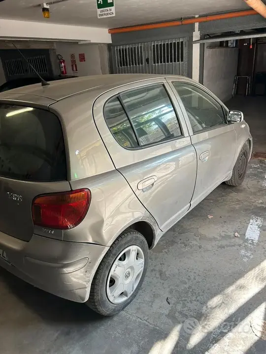 Toyota Yaris 2005 photo 3